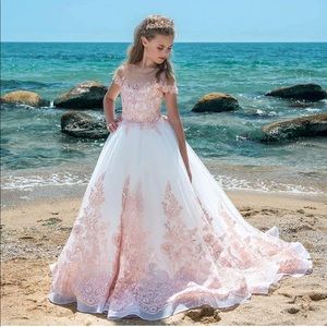 COLOR: IVORY & PINK